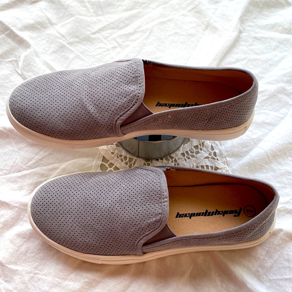 FUNKYMONKEY slip on shoes. NWOT